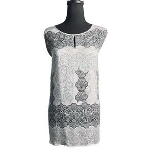Women's 3X Gray Pink Black Crochet Floral Sleeveless‎ Round Neckline 3X Top